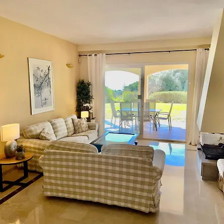 Seaview & Private Garden Cabo Pino *