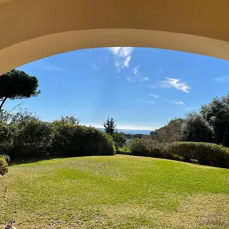 Seaview & Private Garden Cabo Pino Apartment *