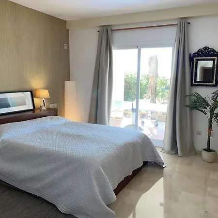 Seaview & Private Garden Cabo Pino Marbella