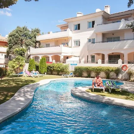 Seaview & Private Garden Cabo Pino Apartment